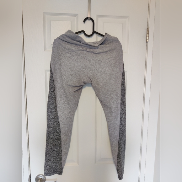 Aritzia, The Constant, Relay Team Pant, Large - Picture 3 of 3